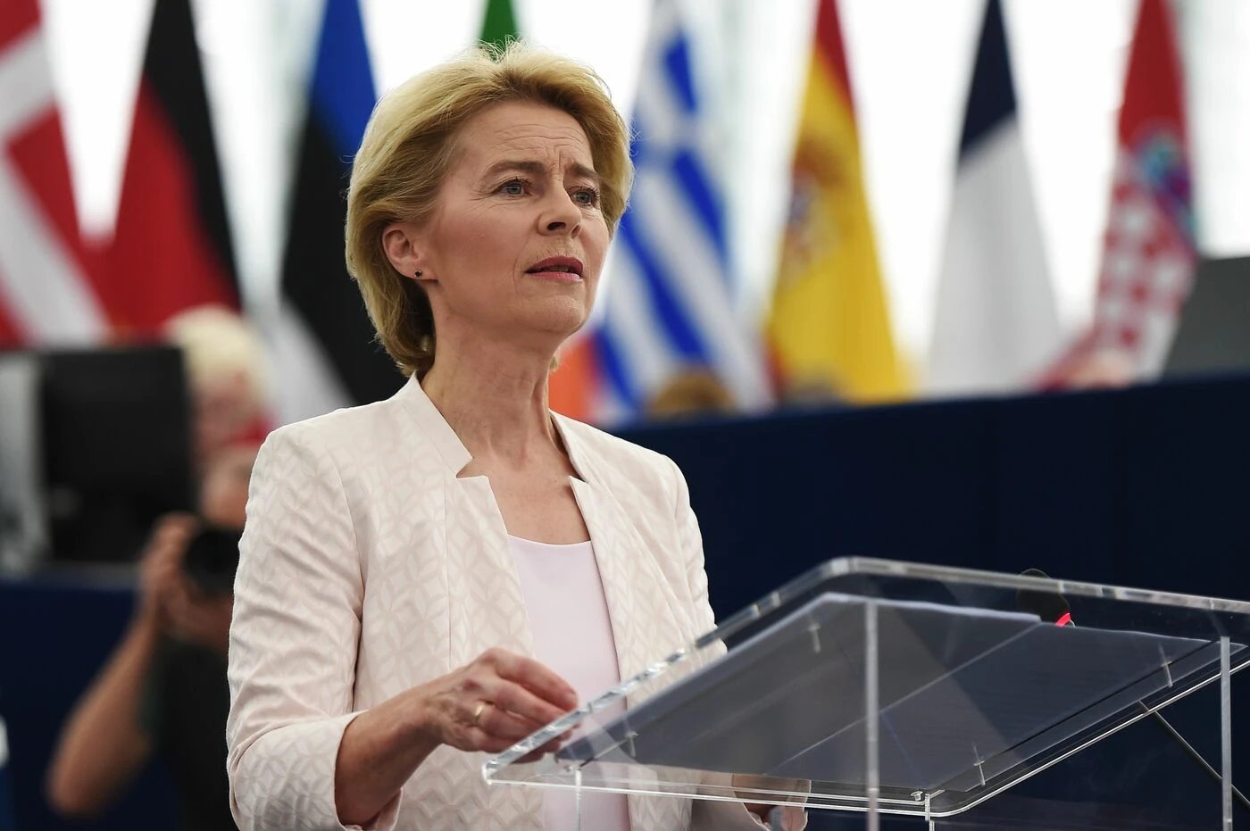 Ursula von der Leyen umilia l'Italia: "Non vi ho promesso nulla", cosa perdiamo grazie al M5s