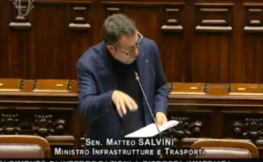 Ponte sullo Stretto, Bonelli delira e Salvini lo spegne: "Nessuna violazione"