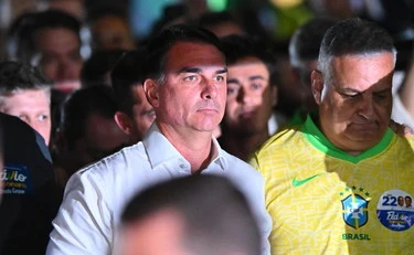 Flavio Bolsonaro è sparito: "Non si sa dove si trovi", voci impazzite in Brasile
