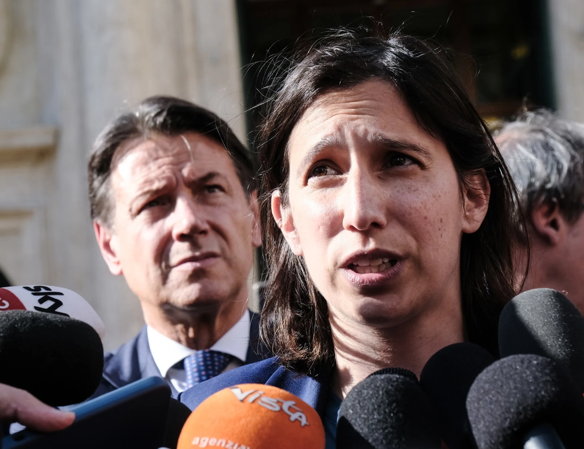 Pd, la "scialuppa centrista": il nome per far fuori Elly Schlein