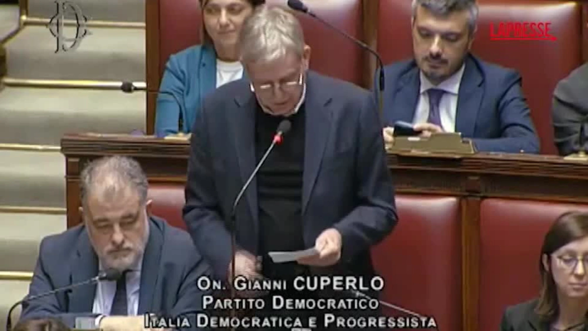 Cuperlo imita Cetto La Qualunque in aula? Ricoperto di sfottò