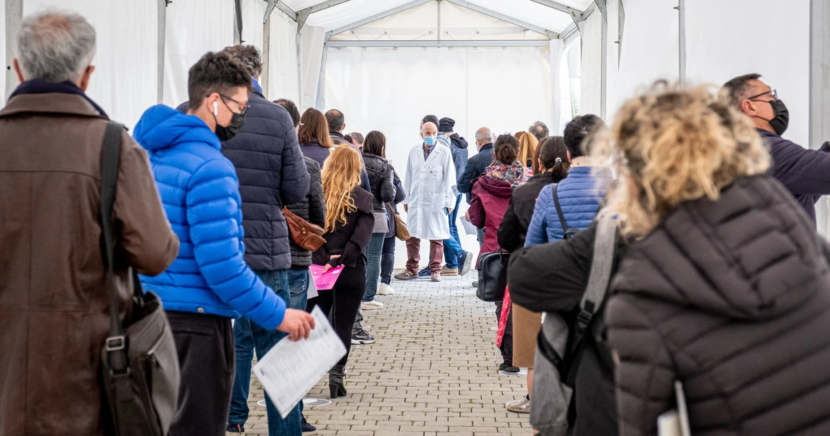 Vaccino, in Lombardia scattano le prenotazioni degli over 40