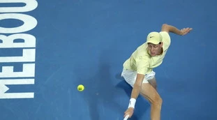 Jannik Sinner insultato dai "figli" di Djokovic: "Ormai il tennis è un club..."