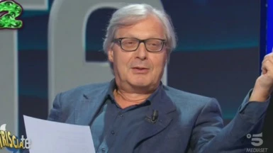Striscia la Notizia, un massacro per Vittorio Sgarbi: "Ma come si è ridotto?", una versione mai vista