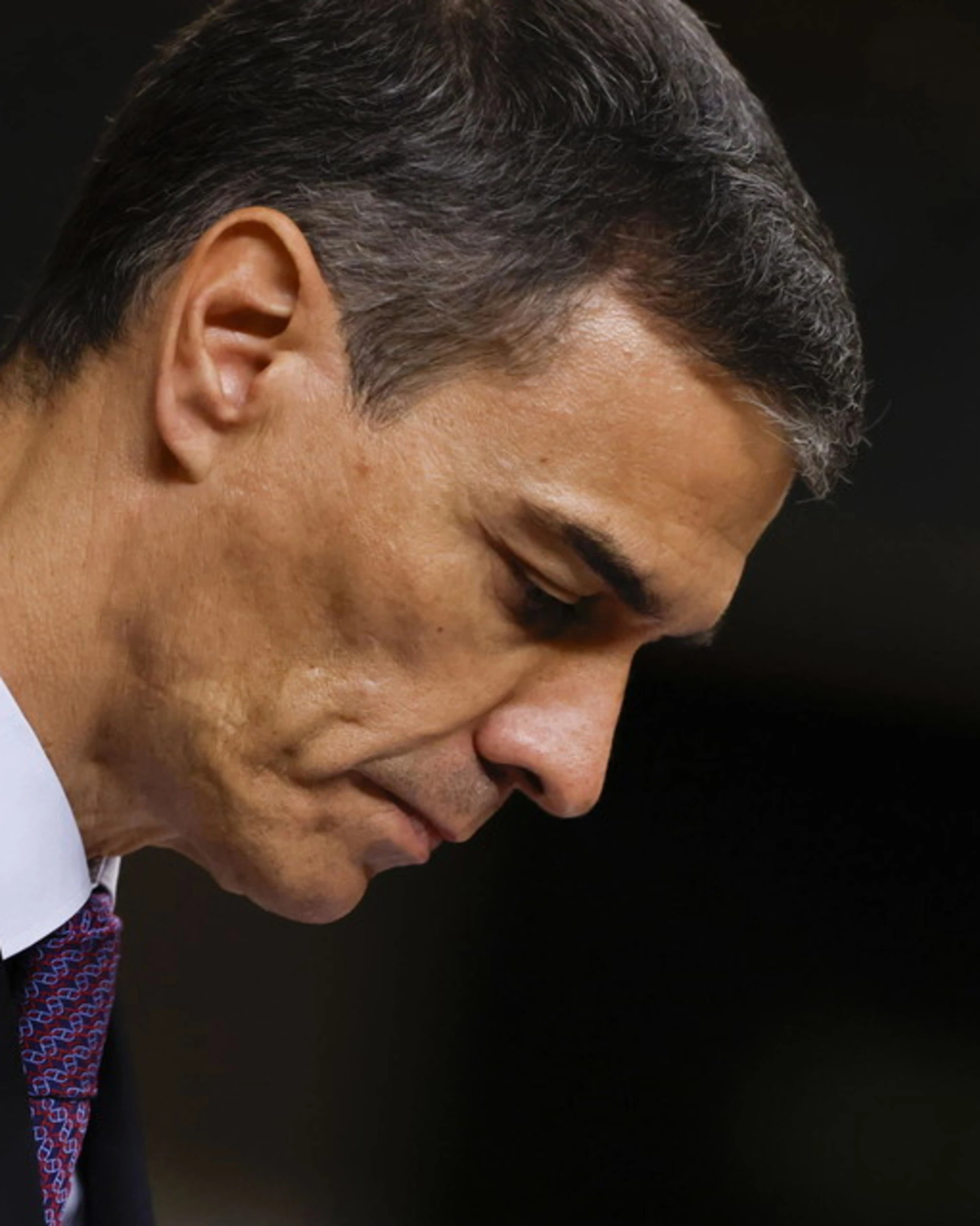 Sanchez, "profondo senso di delusione": l'intervento dopo lo scandalo-corruzione