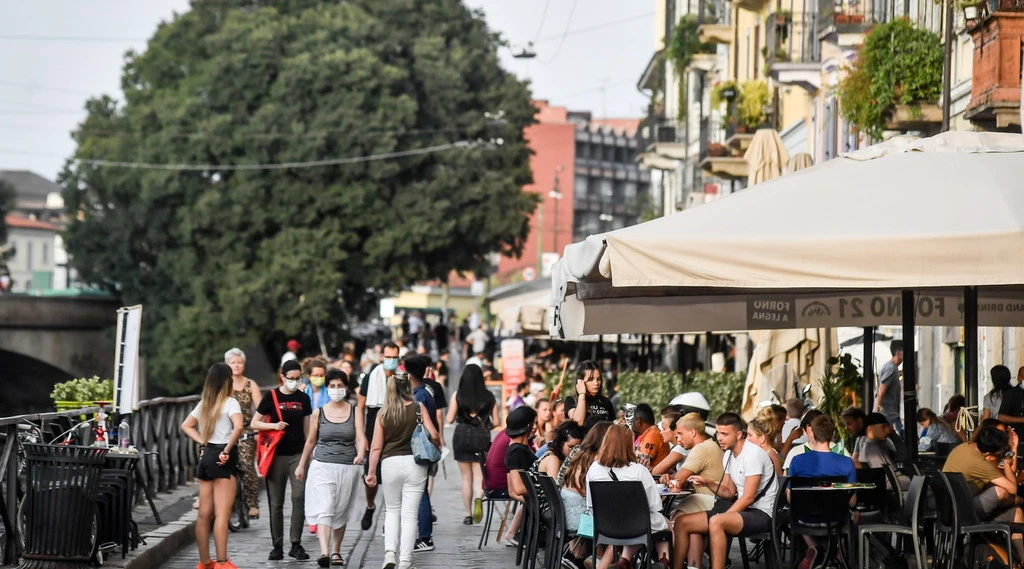 Green pass, il Viminale rafforza i controlli per Ferragosto: bar e ristoranti, cosa cambia