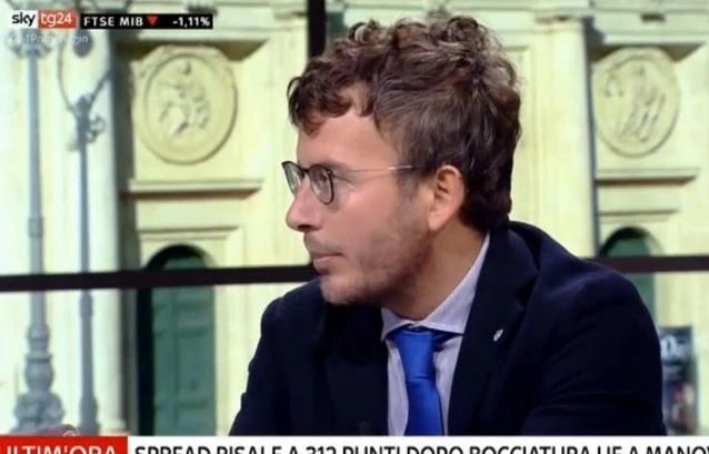 Diego Fusaro smaschera Saviano: "Open Arms, Salvini e carcere? Dal suo sontuoso attico di Nuova York..."