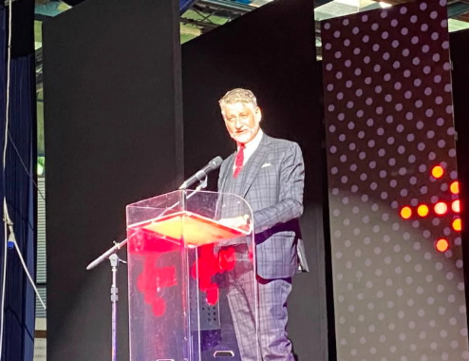 Festival Ex Machina, Giuli: “Il modello Olivetti è una bussola per il futuro dell’Italia” 