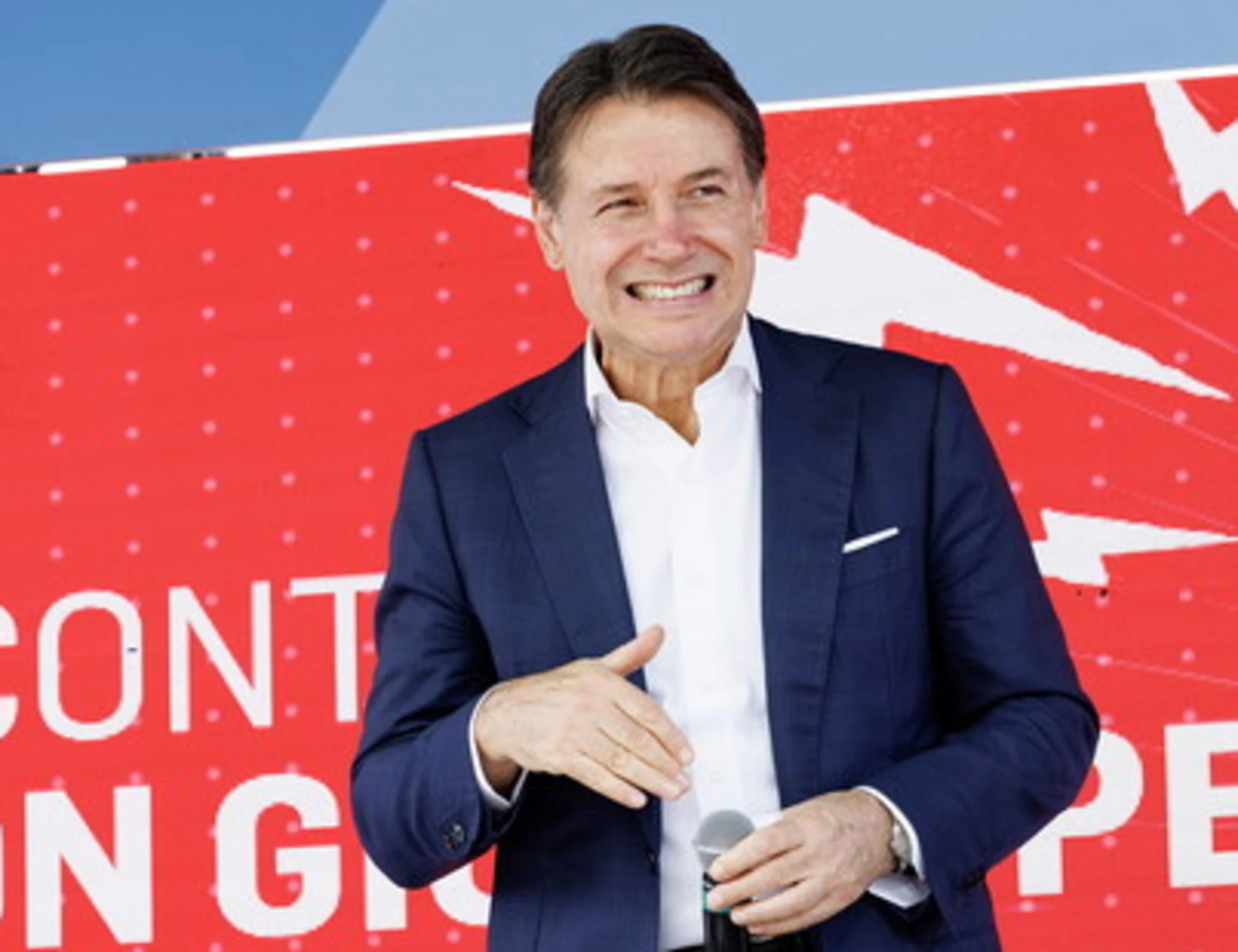 Giuseppe Conte dimezza i voti rispetto alle Europee