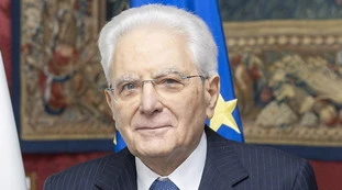 Giorgia Meloni, il surreale affondo di Repubblica: "Attacco a Mattarella"