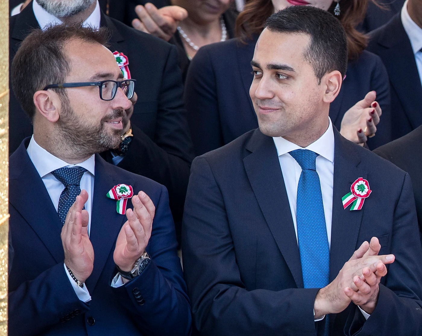 Luigi Di Maio e Alfonso Bonafede frequentano la barbieria di Montecitorio, ma una volta volevano abolirla