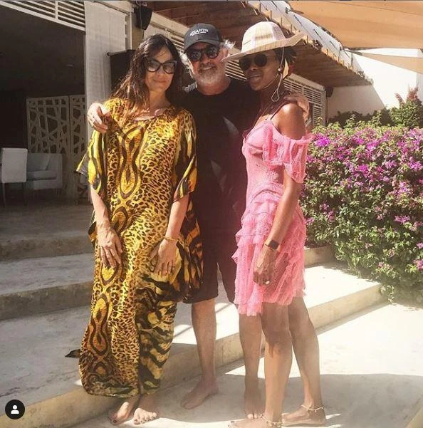 Flavio Briatore, tanti saluti a Elisabetta Gregoraci: la clamorosa foto con Naomi Campbell a Malindi
