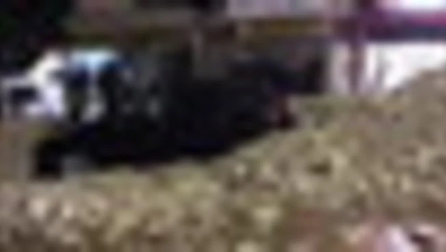 Maltempo in Albania, fango e detriti travolgono Argirocastro