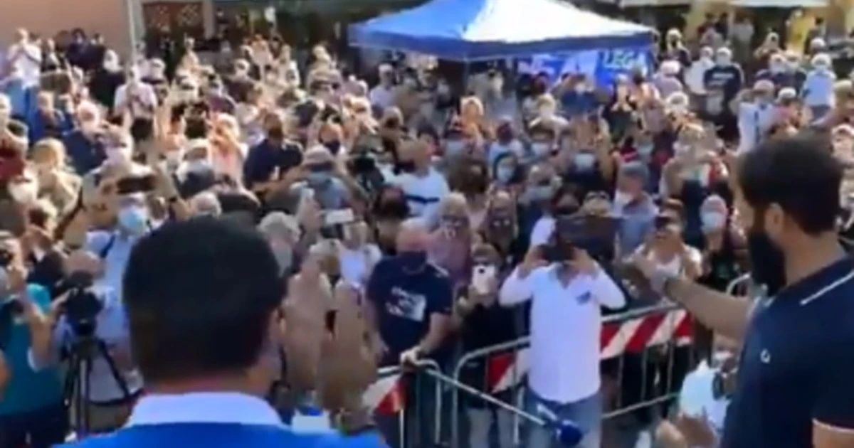 Matteo Salvini, la Toscana è già sua: queste immagini da Lucca, un tripudio senza precedenti
