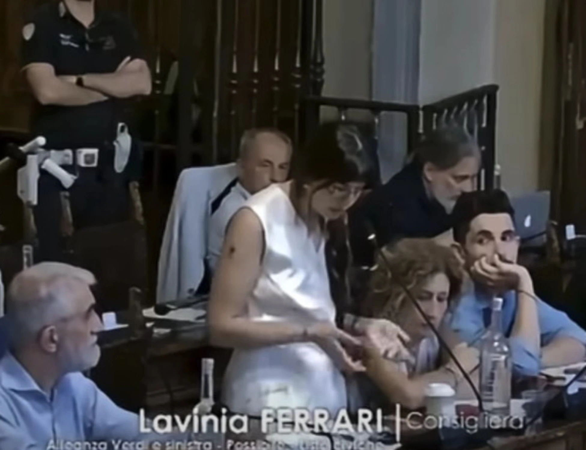Pistoia, la consigliera di Avs ride in Aula: "Bimbi mai nati? Non sono mai stati vivi"