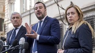 Giuseppe Conte governa da solo? L'accusa di Matteo Salvini e Giorgia Meloni: "Una cabina di regia da facciata"