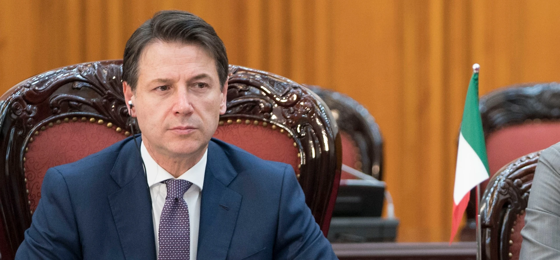 Giuseppe Conte, strategia suicida contro l'attacco finanziario all'Italia: dare la colpa a Matteo Salvini