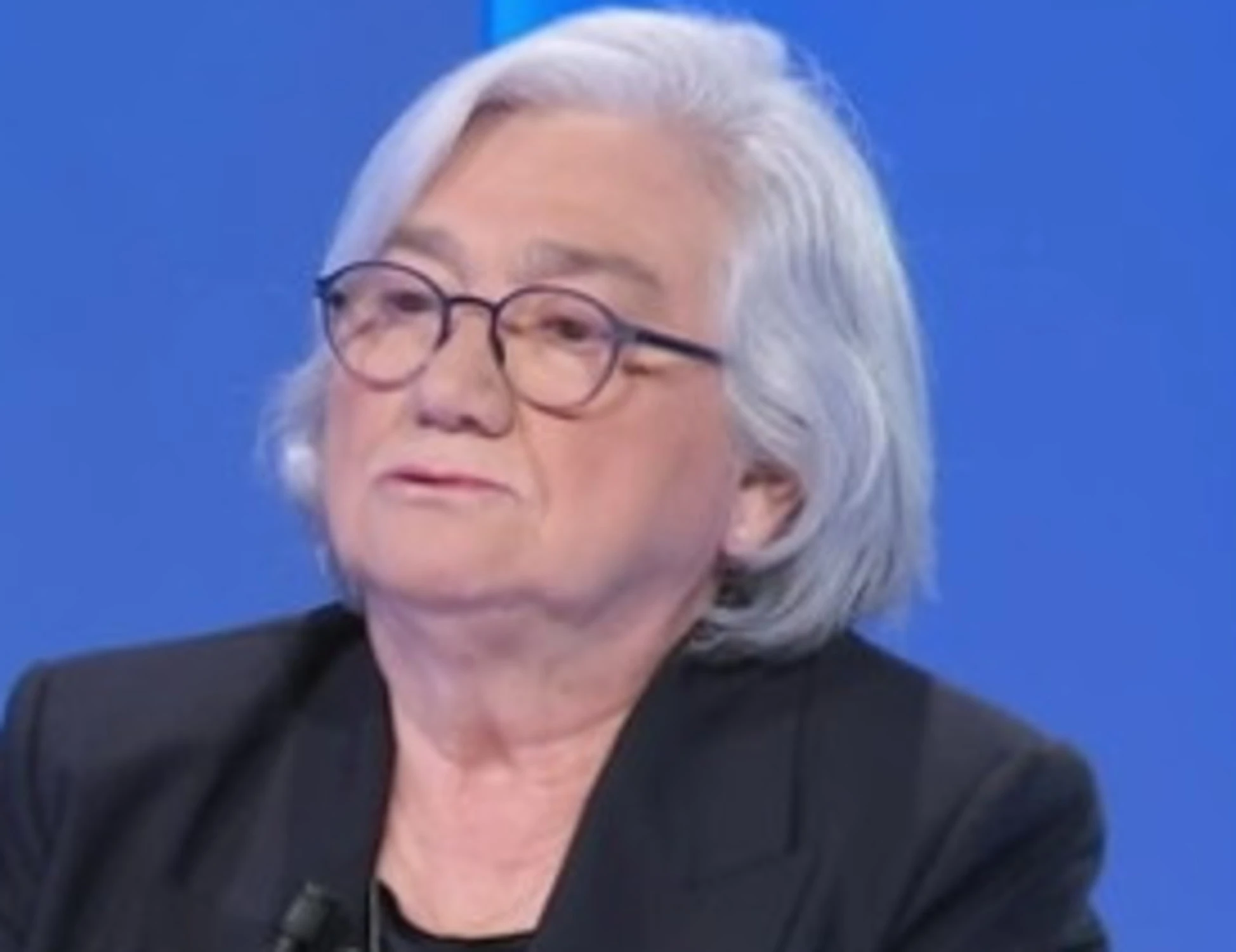 Rosy Bindi smontata da FdI: "Le consigliamo di guardare alla sua sinistra"