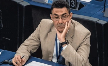 Vannacci, l'accusa dei minorenni a Bari: "Tesserati senza saperlo"