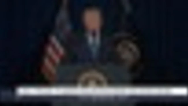 Spari vicino alla Casa Bianca, fermato un afgano. Trump accusa Biden