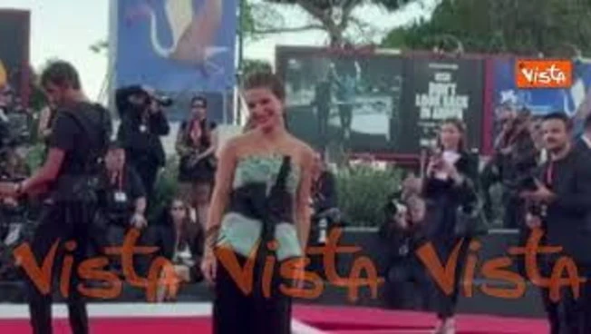 Venezia 83, l'influencer Marta Losito sfila sul red carpet della Mostra del Cinema