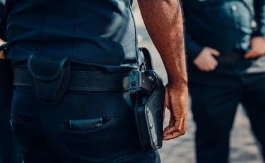 Latina, spari in aria per festeggiare Ferragosto. Stranieri fermati a tempo record: "Tolleranza zero"