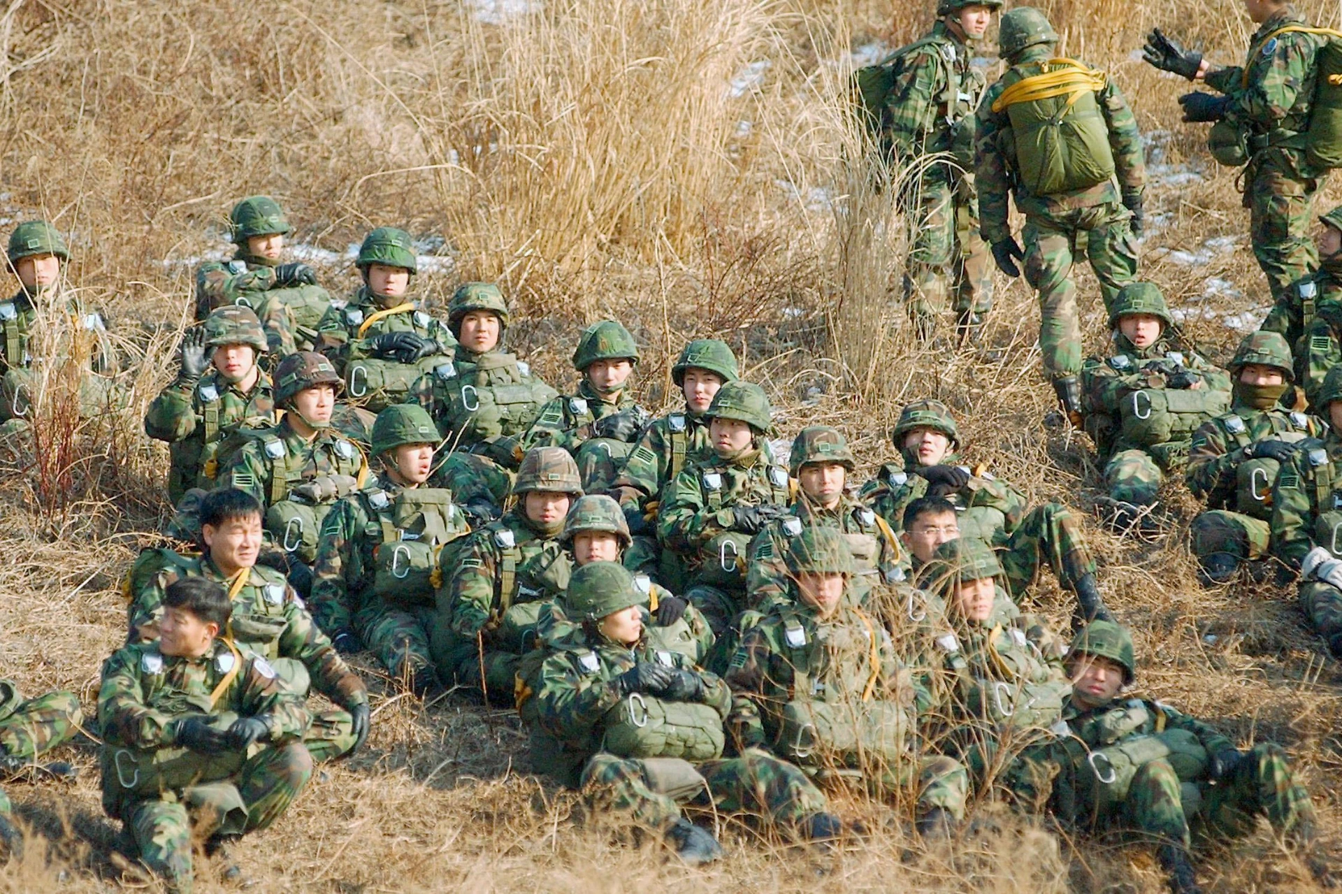 Corea del Nord, i vermi nel corpo del soldato disertore: colpa degli escrementi umani usati dal regime di Kim Jong-un