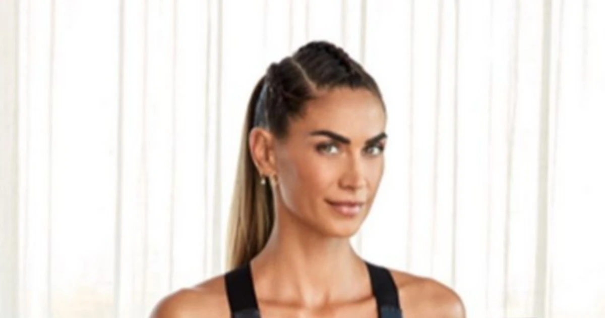 Melissa Satta si allena con questo body, foto incendiaria: strizzatissimo, scollatissimo e...