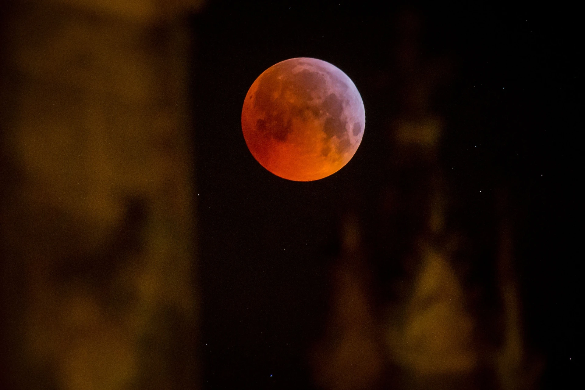 L'eclissi della super luna rossa, il fenomeno astronomico e una inquietante profezia