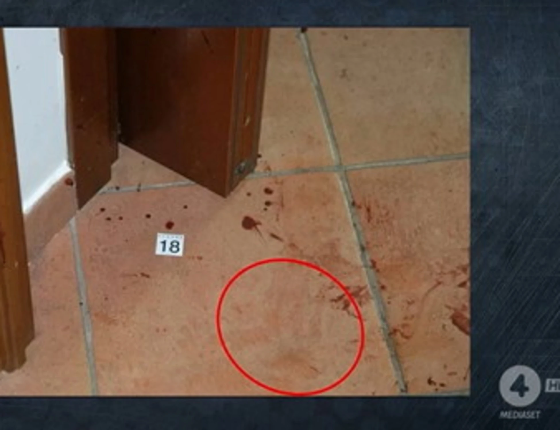 Garlasco, "c'è una foto": spunta l'impronta di un'altra mano