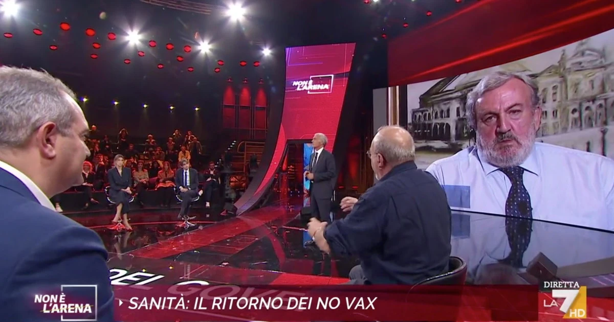 Non è l'arena, Vauro insulta: "Pataccari". Donzelli lo asfalta