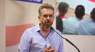 Sbarchi, tutta colpa di Meloni: il sospetto di Senaldi sull'ultimo delirio-Pd