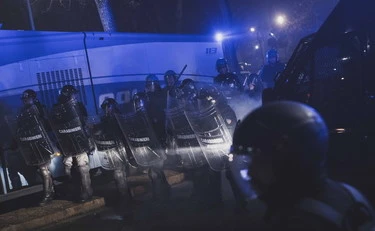 Digos, blitz all'alba: per i violenti di Askatasuna finisce male