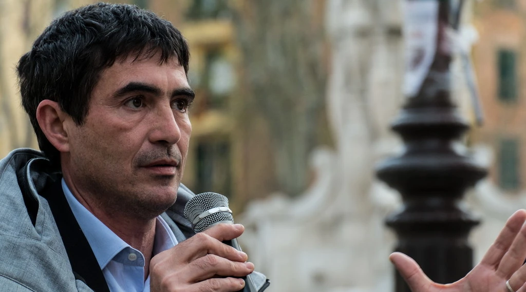Nicola Fratoianni, la farsa disastrosa nel faccia a faccia con Letta