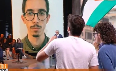 Dritto e rovescio, Cruciani zittisce lo studente Filippo: "Vai dallo psicologo"