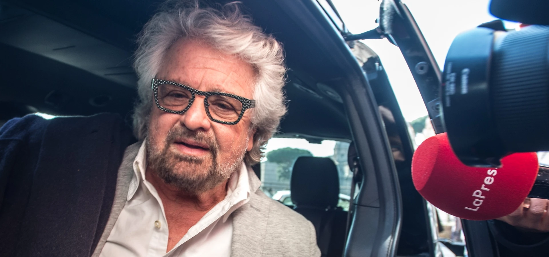 M5s, i due big sotto anonimato: "Beppe Grillo deve togliere il simbolo", verso il crac pentastellato