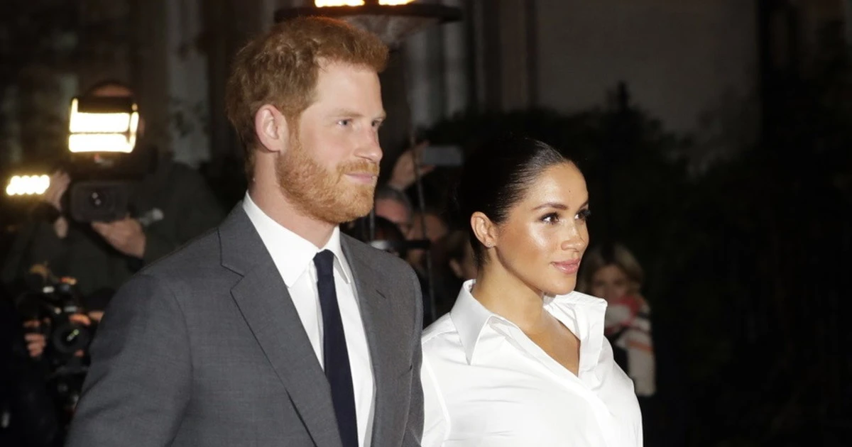 Principe Harry, le voci-choc: "Terrorizzato, estirpato dalla famiglia". Come lo ha ridotto Meghan Markle