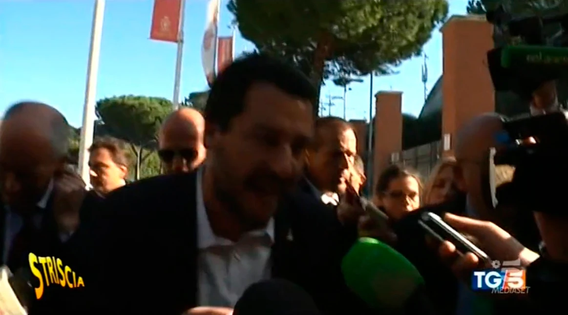 Striscia la Notizia, Matteo Salvini e la strepitosa gaffe del Tg5: come lo ribattezzano