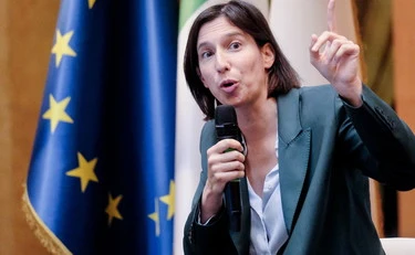 Elly Schlein trascina a fondo il Pd: "Chi voglio tassare"