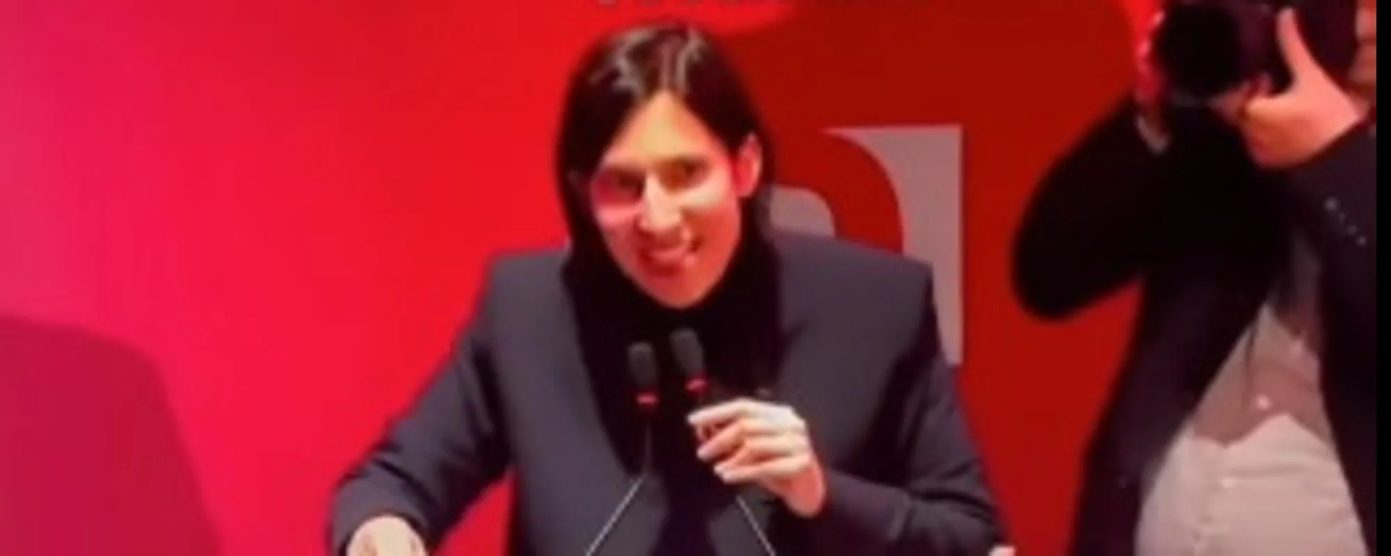 Leggi l'articolo: "Votate Sì!". Elly Schlein, suicidio perfetto: che assist a Meloni