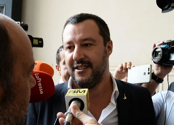 Matteo Salvini, il decreto sicurezza promosso dalla Commissione Europea: la sinistra? Muta