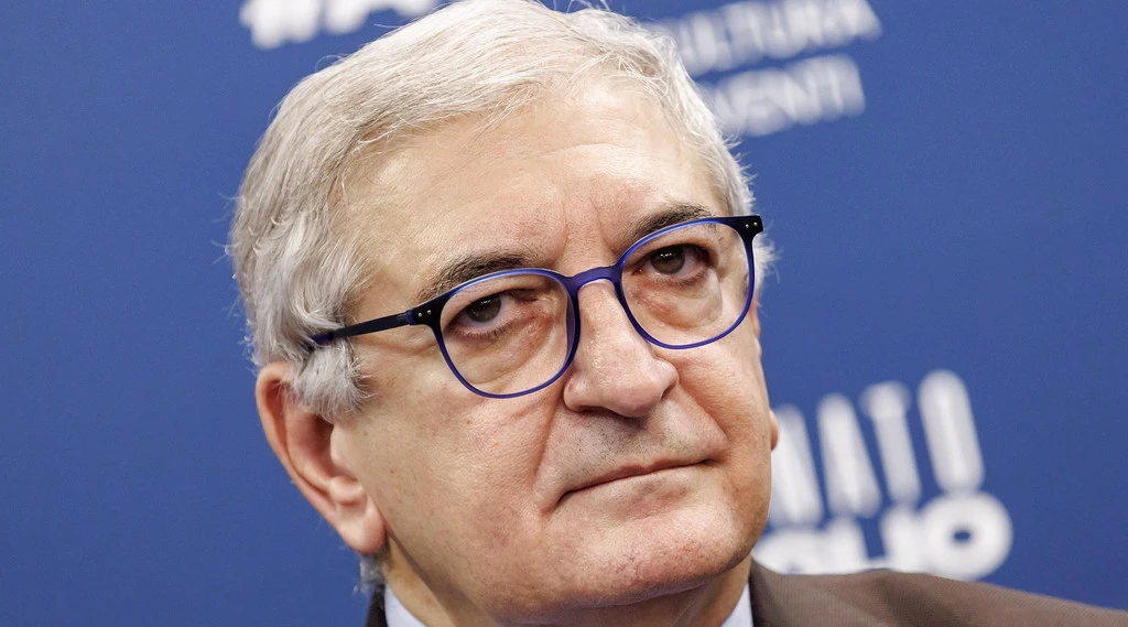 Atreju, Foti a valanga sul Pd: "Avete aperto i giornali oggi?"