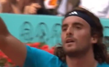 Tsitsipas-choc a Madrid, insulta suo padre: "Fott***, str***, bast***"