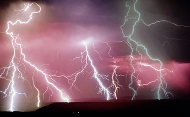 Tra 48 ore meteo stravolto: ecco dove arrivano tempeste e freddo
