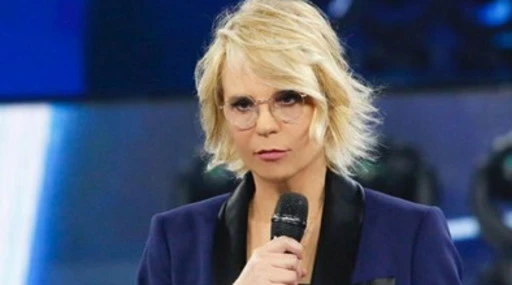 Maria De Filippi, bomba dai corridoi Mediaset: "I grandi amori..."