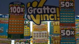 Gratta e Vinci, nonna entra in ricevitoria e vince una cifra pazzesca: "Costretta a sedersi", in Italia il caso senza precedenti