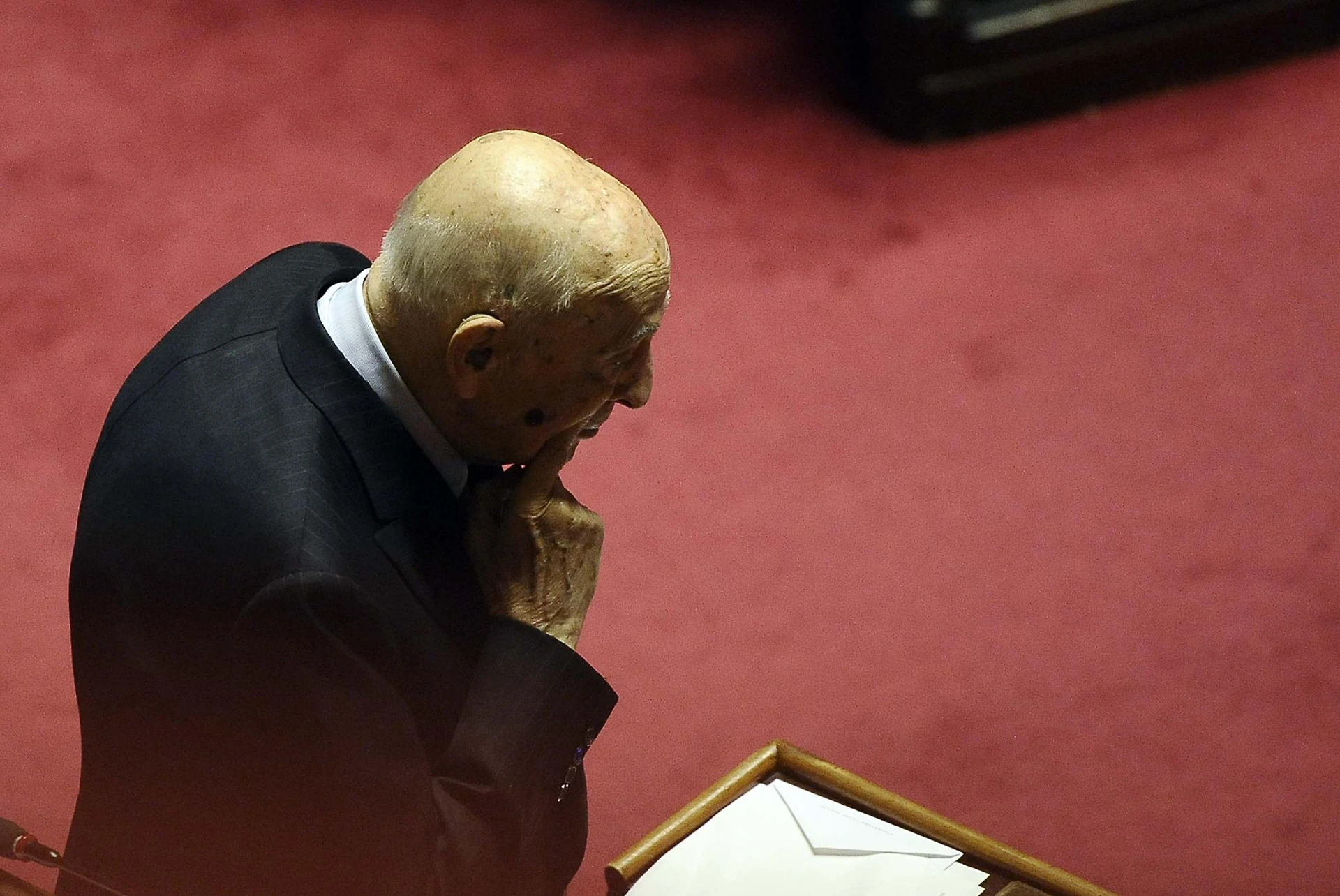 Napolitano, il soldato con cui l'Europa vuole annientarci. L'inquietante verità sul suo appoggio a Gentiloni