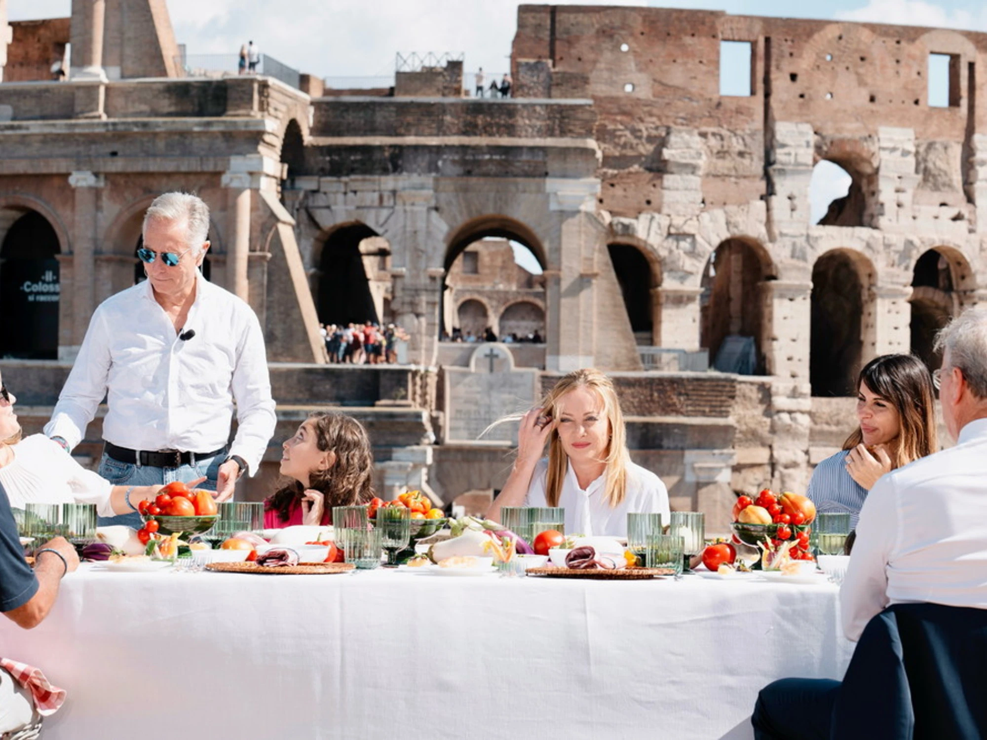Atreju, Meloni smonta i rosiconi: "Da 7 giorni mangiano dal kebabbaro"