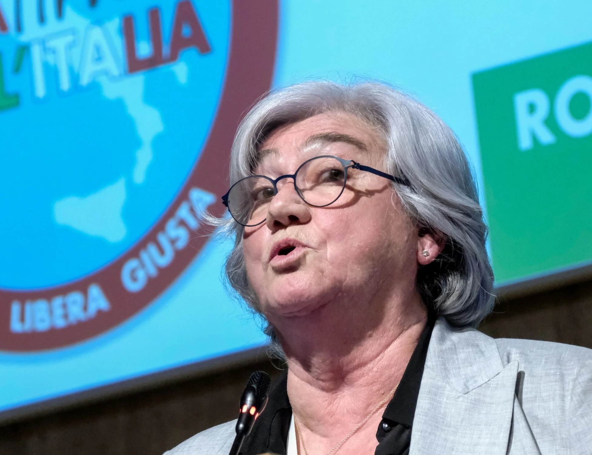 Rosy Bindi, terrore al camping: "Nuvole nere e bombole esplose"