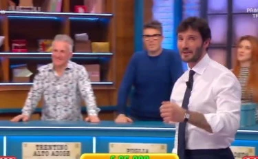 Affari tuoi, crisi-De Martino senza Ballerina? "Guardatelo..."